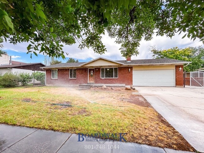 Photo - 2106 Western Charm Dr House