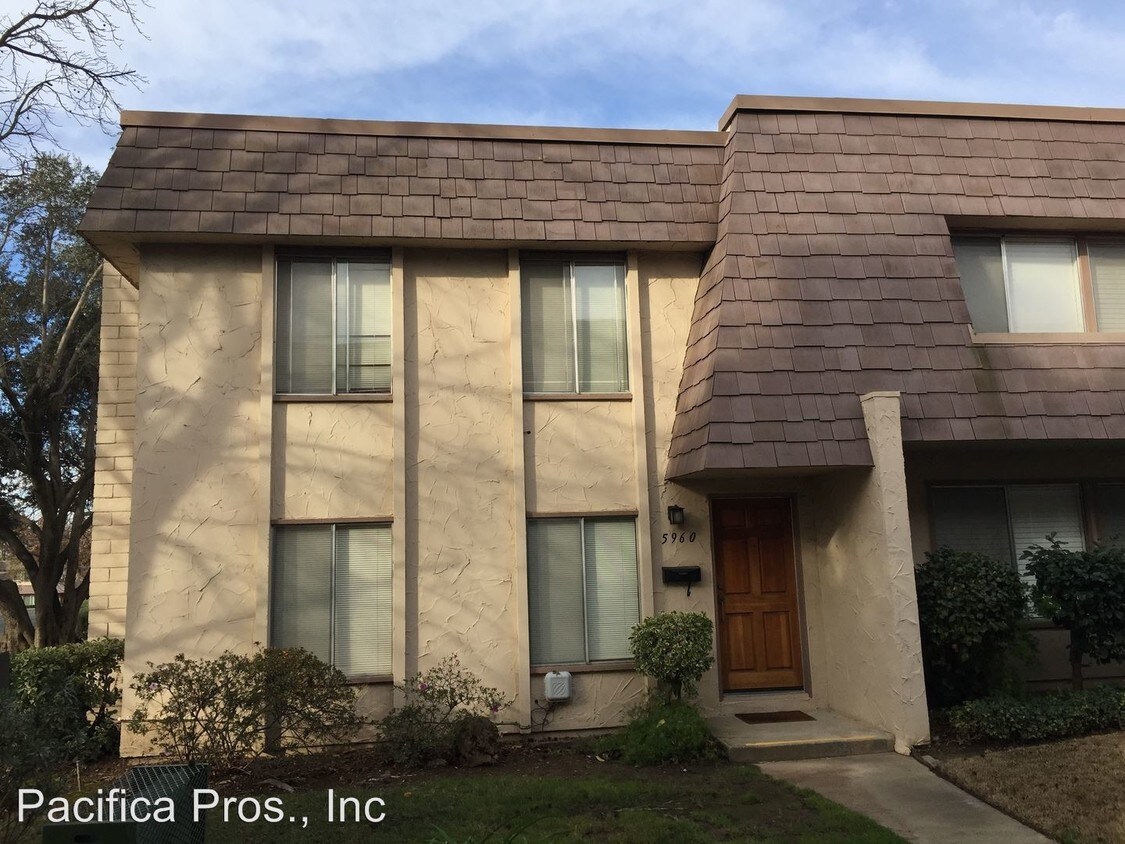 Primary Photo - 5960 Via Casitas