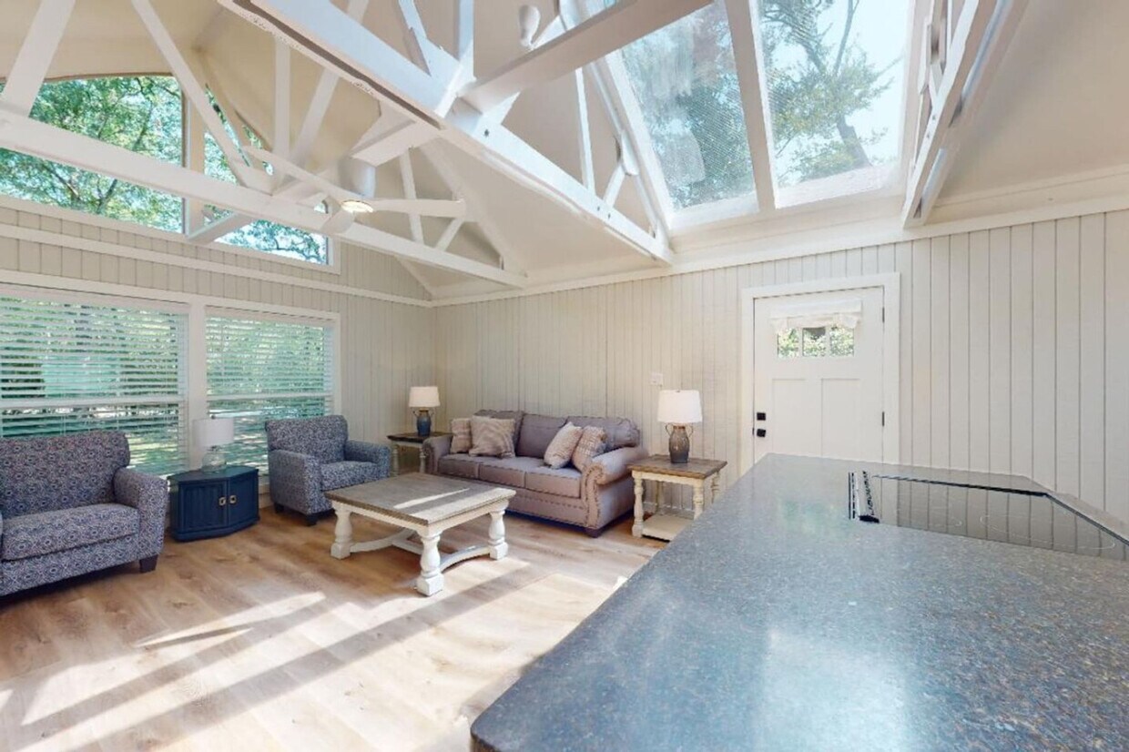 Foto principal - 2171 N Forest Pkwy