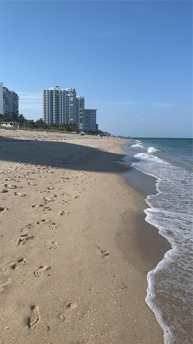 Building Photo - 5100 N Ocean Blvd