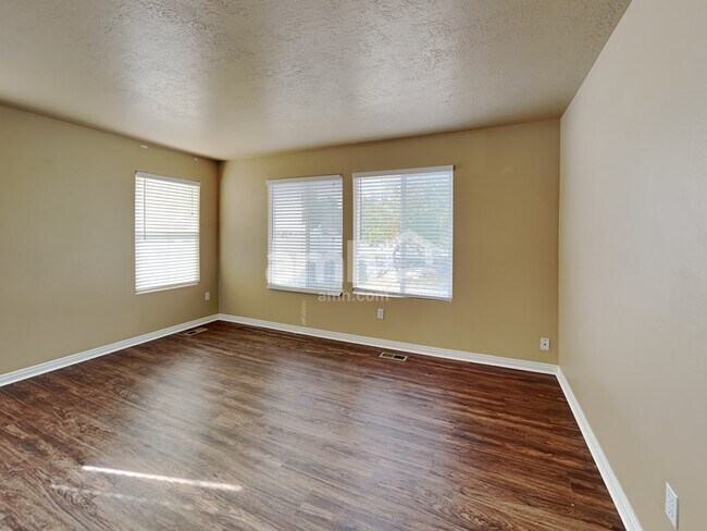 Foto del edificio - 14064 S Rosaleen Ln
