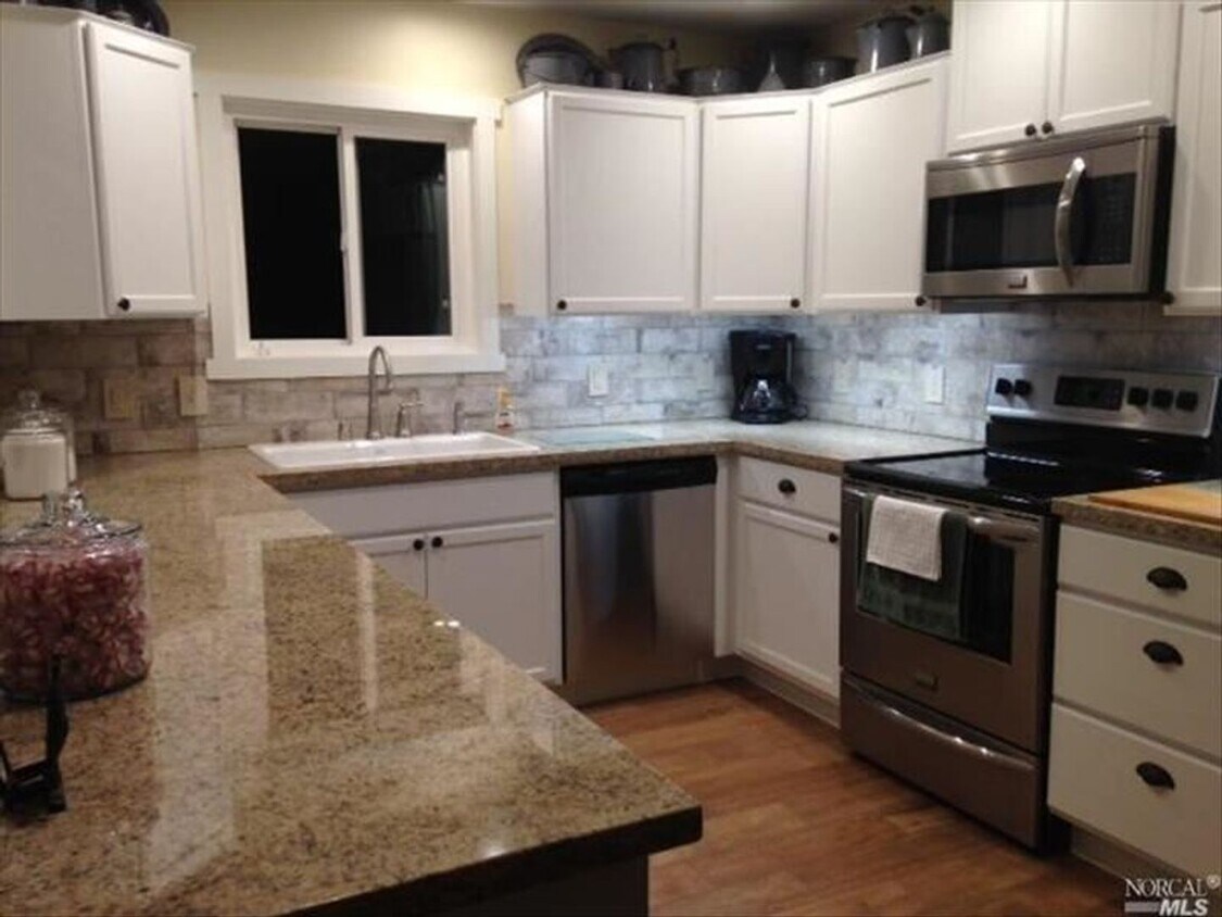 Foto del edificio - 2842 Montclair Way