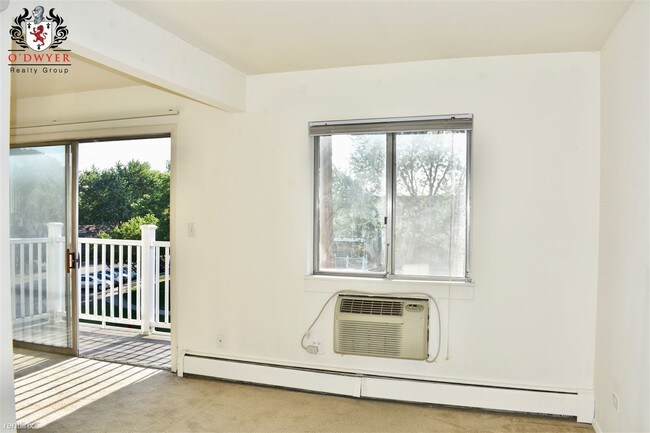 Building Photo - 1 br, 1 bath  - 918 Ridge Sq Apt 216