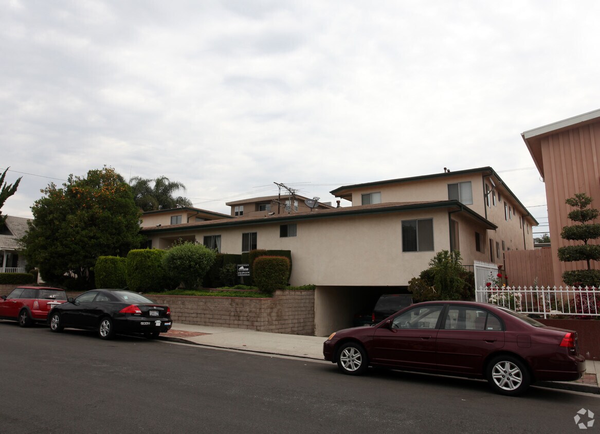 Building Photo - 1640 Colby Ave