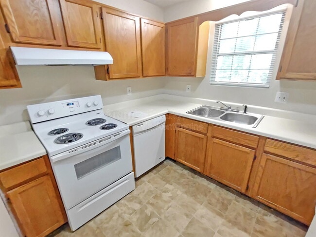 Building Photo - 117 Oriole Dr