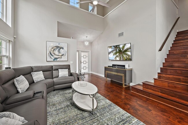 Building Photo - 17 Commodore Pl