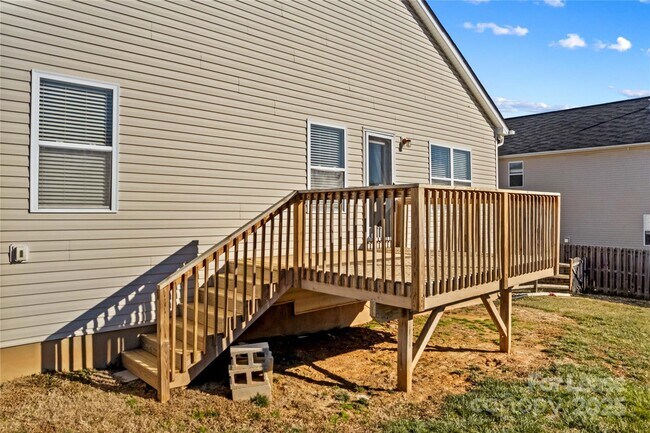 Building Photo - 124 Zolder Ln