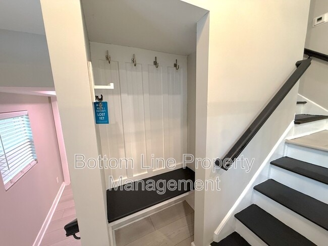 Foto del edificio - 4117 Oak Forest Dr