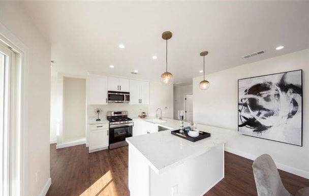 Foto del edificio - 4279 Walton Avenue