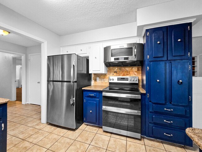 Foto del edificio - Coming Soon! 4 BR/2BA | Newly Renovated Single Family Home | 1-Car Garage Parking | Covered Patio...