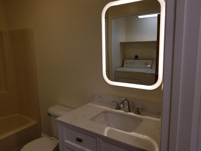 Foto del edificio - 40 Foxtail Ct