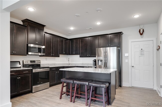 Foto del edificio - 4309 Broad Hill Dr