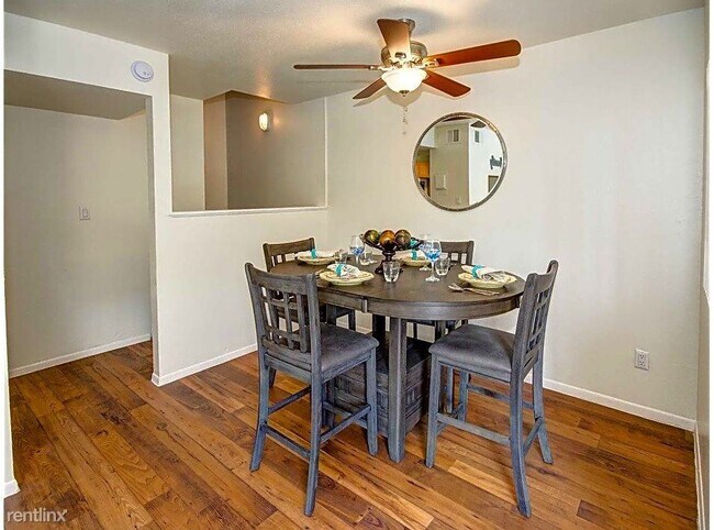 Foto del edificio - 2 br, 1 bath Townhome - 3203 E Seneca St 2/1