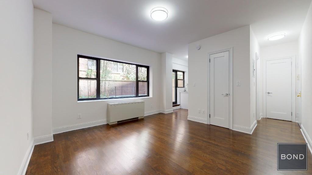 Primary Photo - 405 E 56th St