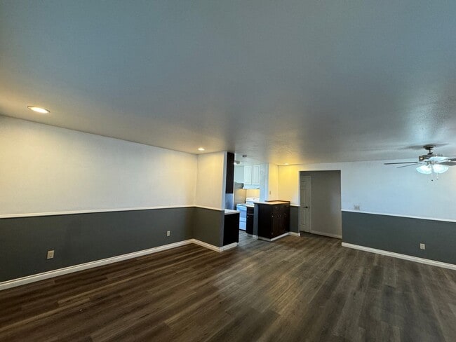 Foto del edificio - Non-Refundable & Security Deposit Total: $1450.00