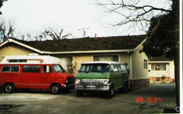 Building Photo - 1076-1078 Dodge Dr