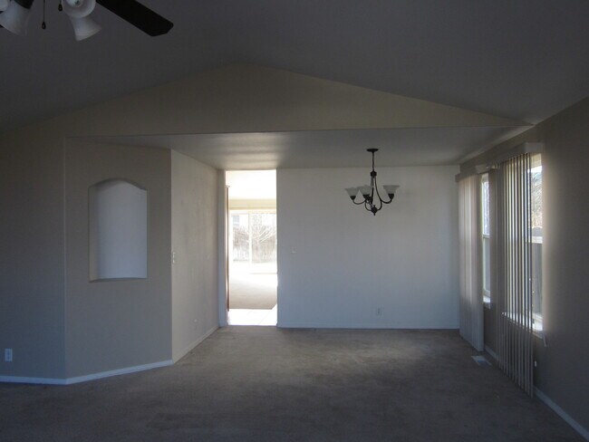 Foto del edificio - 3 Bedroom Single Level Home in NW Redmond
