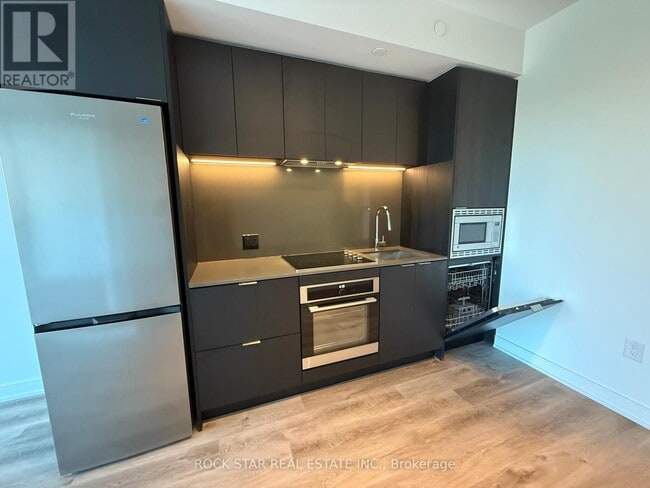 Building Photo - 3009 Novar Rd