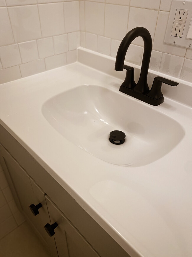 Photo - 315 E 15th St Apartment