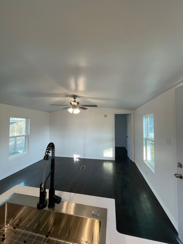 Building Photo - 620 W Sunset Dr