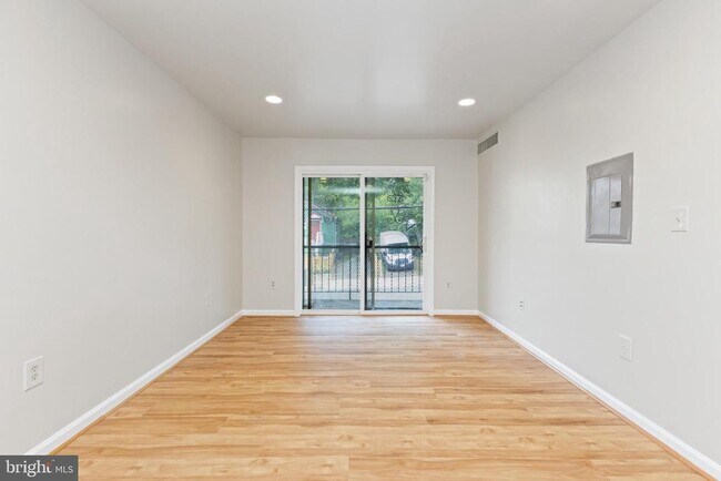 Foto del edificio - 5009 D St SE