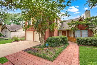 Building Photo - 902 Mesa Terrace Dr