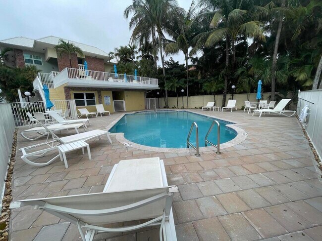 Foto del edificio - 2424 SE 17th St