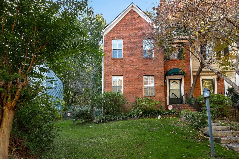 Primary Photo - 1658 Grist Mill Dr