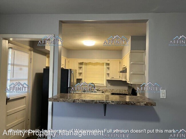 Building Photo - 4 br, 2 bath House - 295 West Lake Drive N...