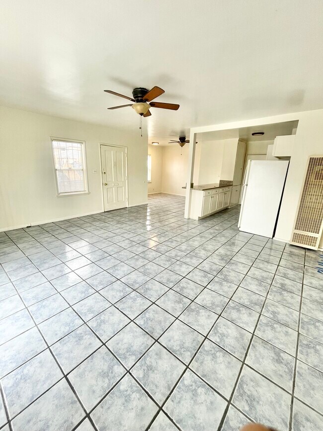 Foto del edificio - 2838 W Vernon Ave