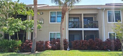 Building Photo - 4045 Crockers Lake Blvd