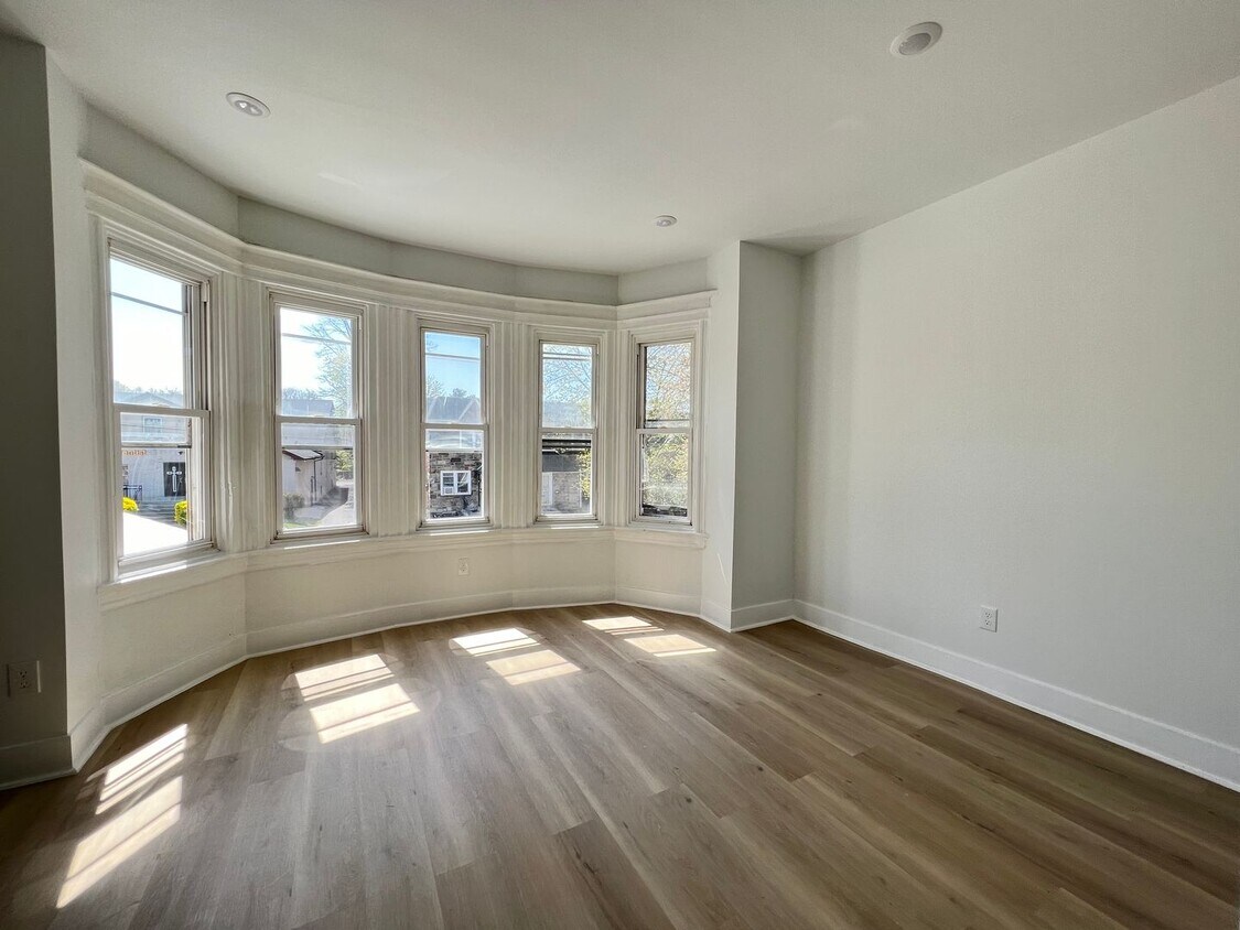 Remodeled 3bd/1.5 House with Rear yard!! S... - Remodeled 3bd/1.5 House with Rear yard!! S...