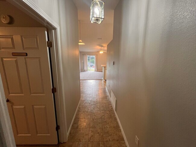 Foto del edificio - 305 Seclusion Blvd