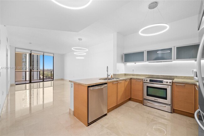 Foto del edificio - 16275 Collins Ave