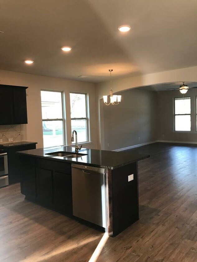 Foto del edificio - 39534 Legacy Lake Dr