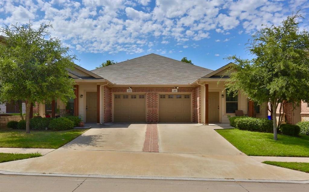 369 Orbit Dr, Lavon, TX 75166 Townhome Rentals in Lavon TX