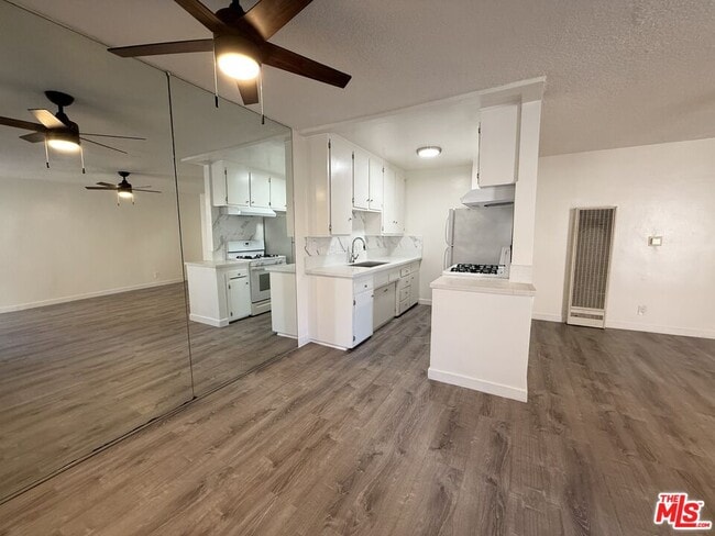 Building Photo - 5811 Harold Way