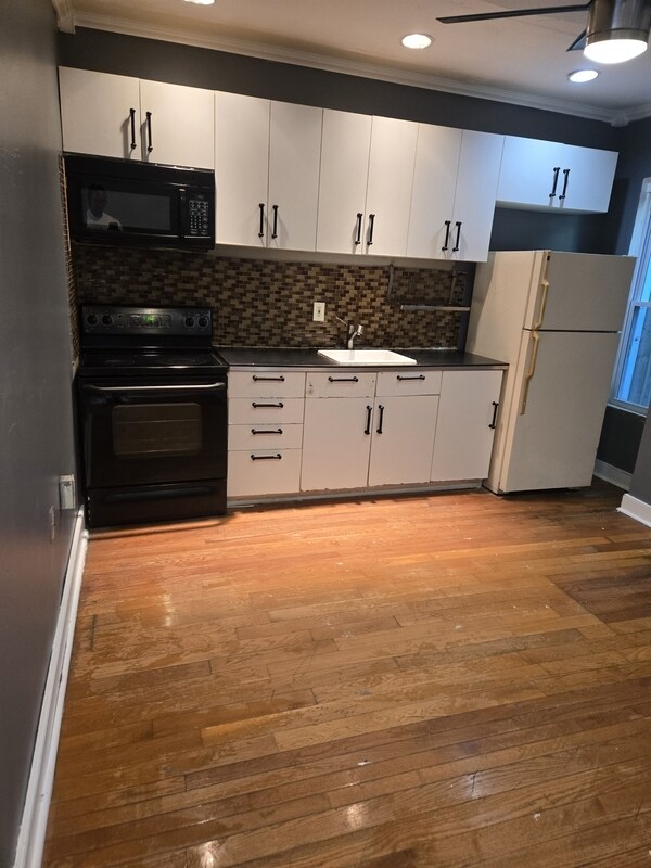 Building Photo - 491 E Penn St