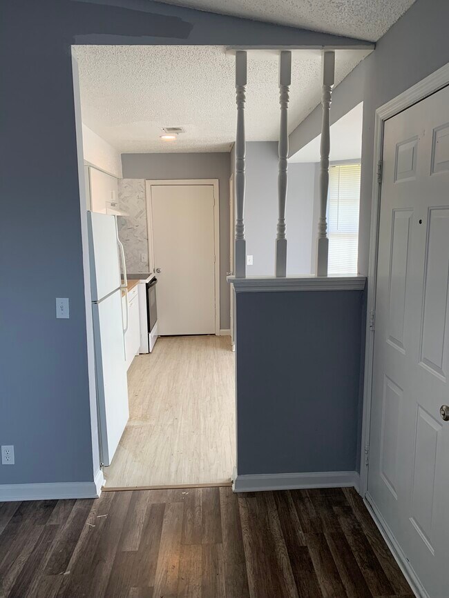 Photo - 3311 Chesapeake Cir Townhome