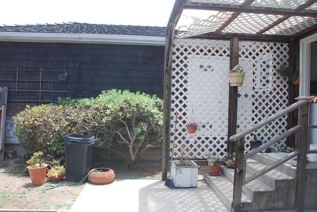 back steps - 1636 Greenwood Ave