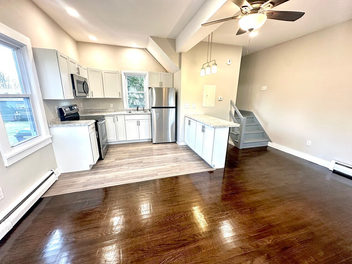 Foto principal - 74 Yankee Folly Rd