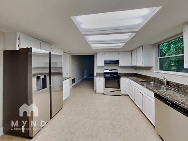 Foto del edificio - 255 Marcliff Ct