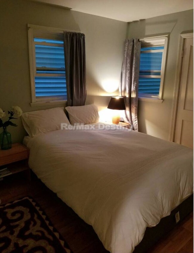 Building Photo - Inman Square- 2 Bed