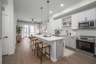 Building Photo - Fiori Apartments