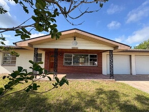 Building Photo - 9240 SE 156th St