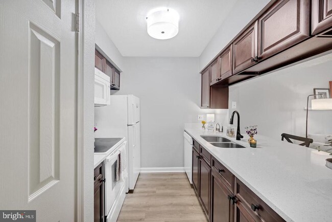 Building Photo - 3315 Wyndham Cir