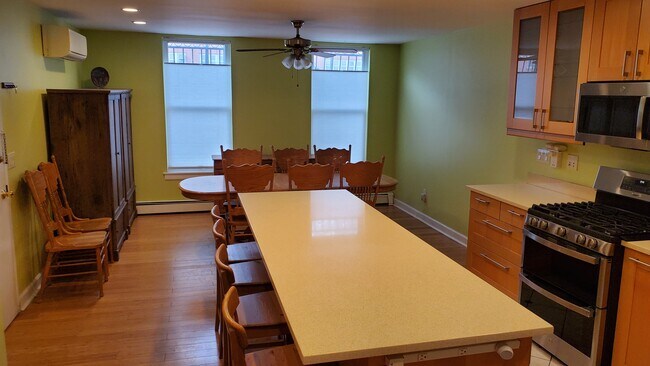 Foto del edificio - 231 E 110th St