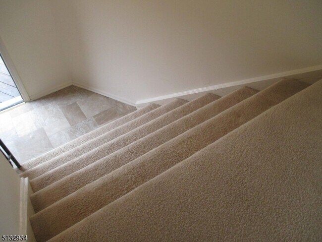 Foto del edificio - 181 Long Hill Rd