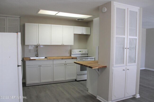 Foto del edificio - 3849 Harbor View Dr