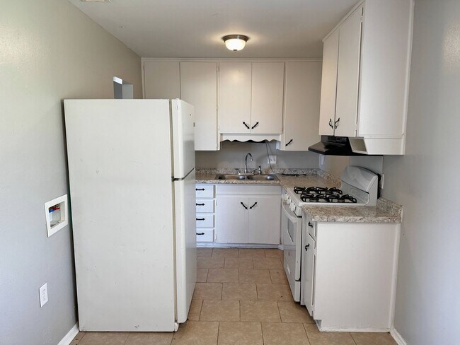 Building Photo - Affordabe 3 Bedroom, 1 Bathroom Home Close...